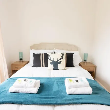 Comfortable & Fabulous Family With Garden - Pass The Keys * גלאזגו
