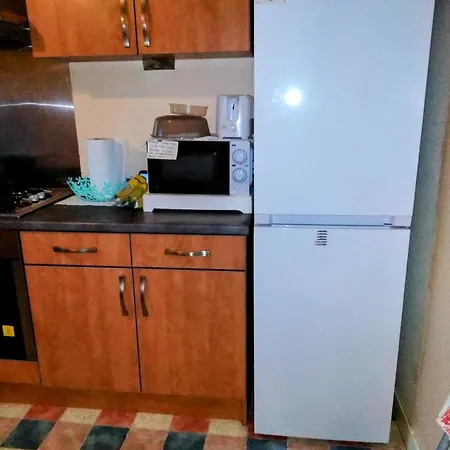 A Spacious Double With Wi-fi & Parking Space Glasgow