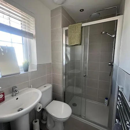 בית נופש Detached 5 Bedroom In With Driveway