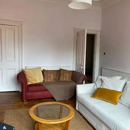 Charming Victorian In - Perfect Family Retreat *
