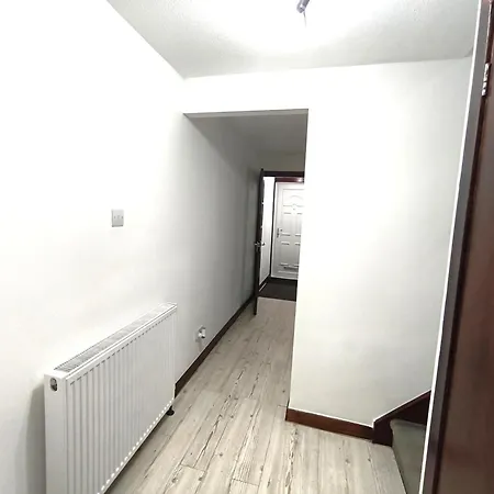 בית נופש Pi-garden House - 4 Double Bedrooms - Free Optic Fibre Wifi And Parking