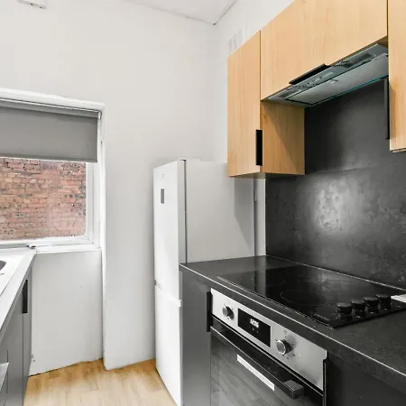 Charming 3 Bdr Near Glasgow-sleeps 8-parking גלאזגו