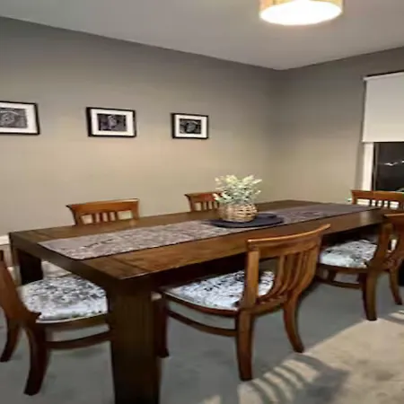 בית נופש Luxury 3 Bed House In Giffnock. Big Garden Drive - Pass The Keys