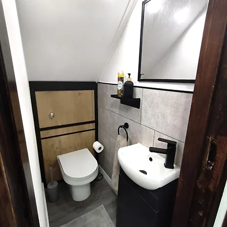Pi-garden House - 4 Double Bedrooms - Free Optic Fibre Wifi And Parking * גלאזגו