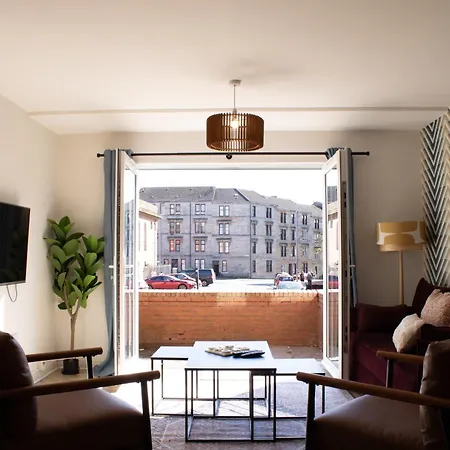 בית נופש West End 3br Flat Near Kelvinbridge Woodside גלאזגו