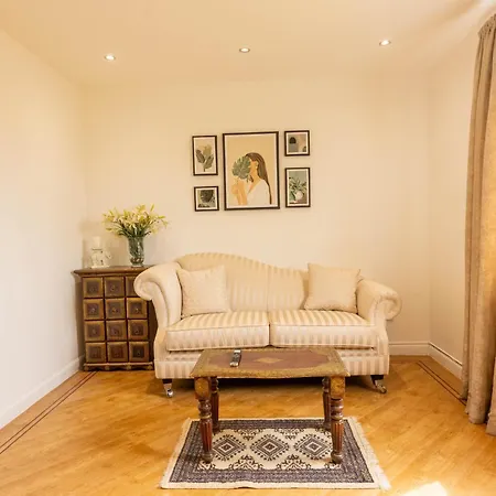 Comfortable & Fabulous Family With Garden - Pass The Keys בית נופש גלאזגו