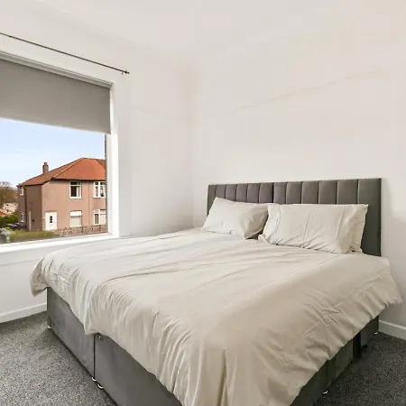 בית נופש Charming 3 Bdr Near Glasgow-sleeps 8-parking