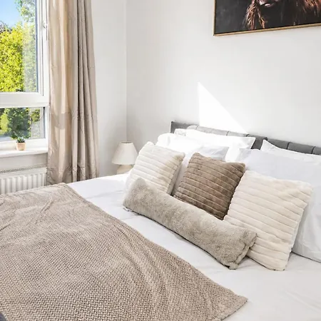 בית נופש Cosy 2 Bdr In Glasglow - Sleeps 6 - Parking *