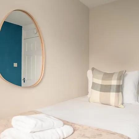 Ochil 3 Bedroom House - Falkirk גלאזגו