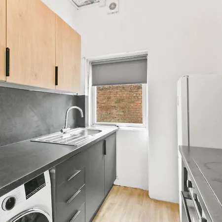 Charming 3 Bdr Near Glasgow-sleeps 8-parking גלאזגו