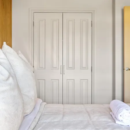 בית נופש Spacious 5br Townhouse With Free Parking גלאזגו
