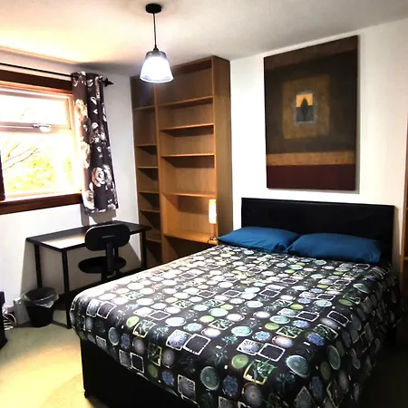 בית נופש Pi-garden House - 4 Double Bedrooms - Free Optic Fibre Wifi And Parking גלאזגו