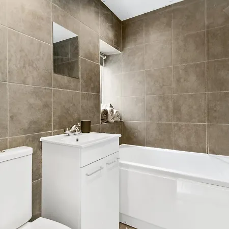 בית נופש Charming 3 Bdr Near Glasgow-sleeps 8-parking