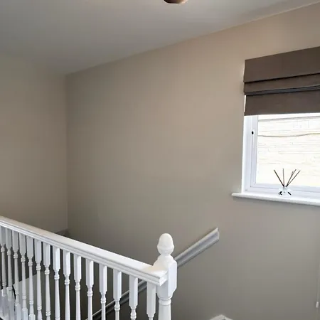 Large 3-bed With Private Garden Glasgow