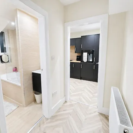 Cosy 2 Bdr In Glasglow - Sleeps 6 - Parking בית נופש
