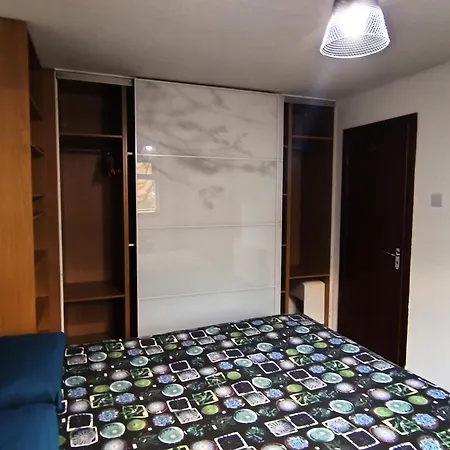 בית נופש Pi-garden House - 4 Double Bedrooms - Free Optic Fibre Wifi And Parking *