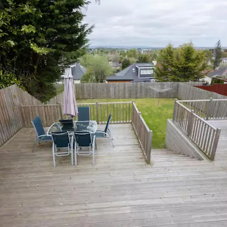 Luxury 3 Bed House In Giffnock. Big Garden Drive - Pass The Keys *
