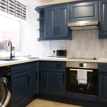בית נופש West End 3br Flat Near Kelvinbridge Woodside גלאזגו