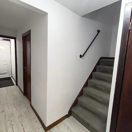 Pi-garden House - 4 Double Bedrooms - Free Optic Fibre Wifi And Parking בית נופש *