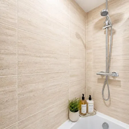 Cosy 2 Bdr In Glasglow - Sleeps 6 - Parking