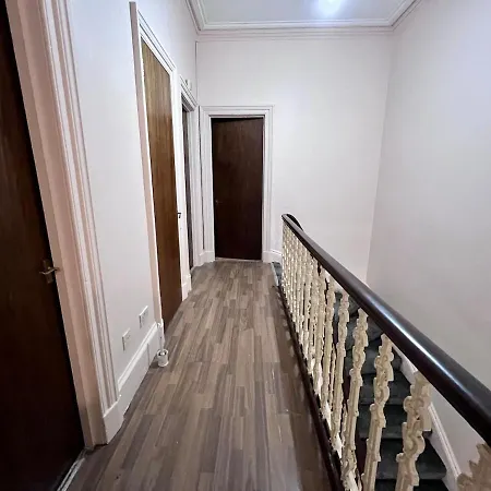 Cosy 5-bed House Free Parking Group Contractor Family Friendly