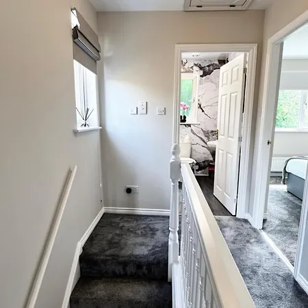 Large 3-bed With Private Garden Villa