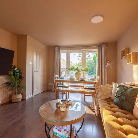 Spacious 5br Townhouse With Free Parking גלאזגו