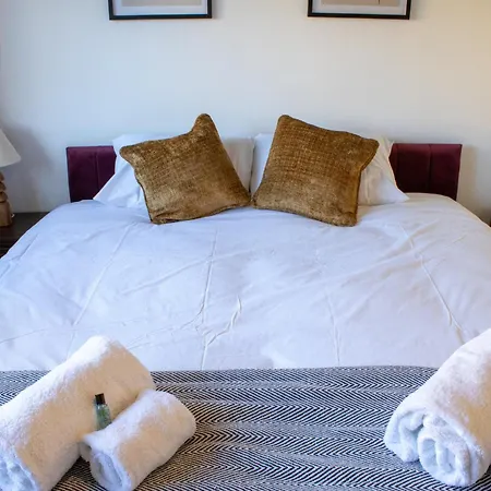 בית נופש West End 3br Flat Near Kelvinbridge Woodside