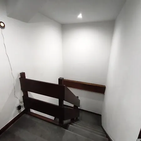 Pi-garden House - 4 Double Bedrooms - Free Optic Fibre Wifi And Parking *