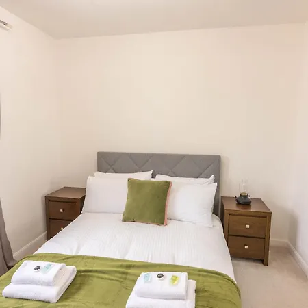 Comfortable & Fabulous Family With Garden - Pass The Keys בית נופש