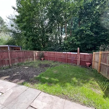 Large 3-bed With Private Garden * Glasgow