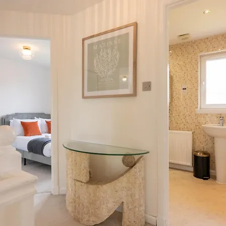 Comfortable & Fabulous Family With Garden - Pass The Keys בית נופש *