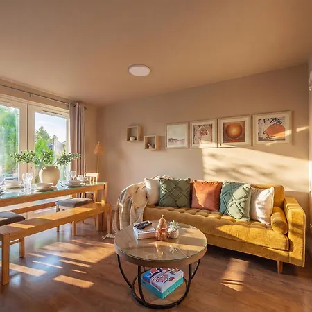 בית נופש Spacious 5br Townhouse With Free Parking *