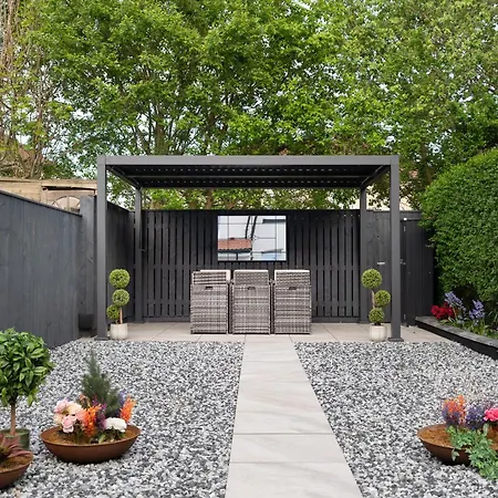 Stylish 5br - Garden Pergola - Free Parking גלאזגו
