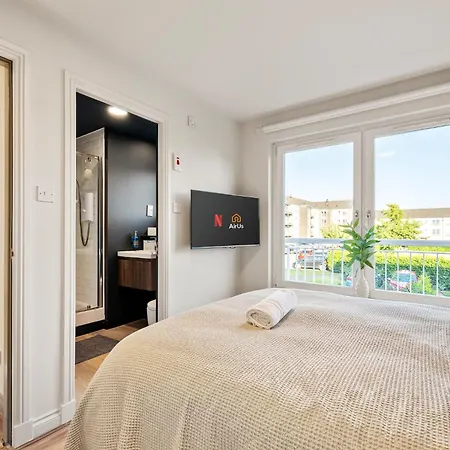 Spacious 5br Townhouse With Free Parking בית נופש *