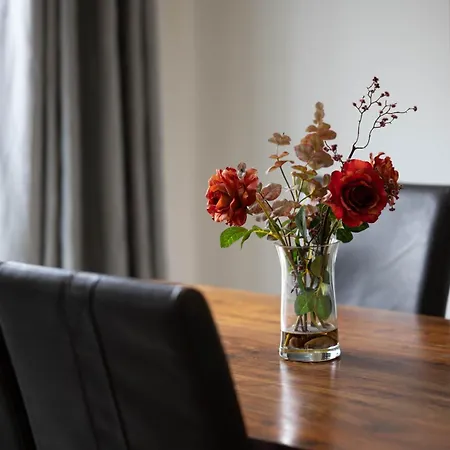 בית נופש Comfortable & Fabulous Family With Garden - Pass The Keys *