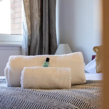 West End 3br Flat Near Kelvinbridge Woodside בית נופש