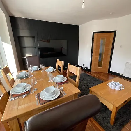 Appartamento 3 Bedroom - Warriston St - Sleeps 5 - Contractors, Business & Relocations - Free Parking *