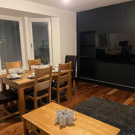 3 Bedroom - Warriston St - Sleeps 5 - Contractors, Business & Relocations - Free Parking Appartamento *
