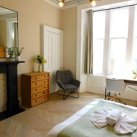 Elegant West End Sleeps 8 Near Uofg & Kelvinbridge Appartamento Glasgow