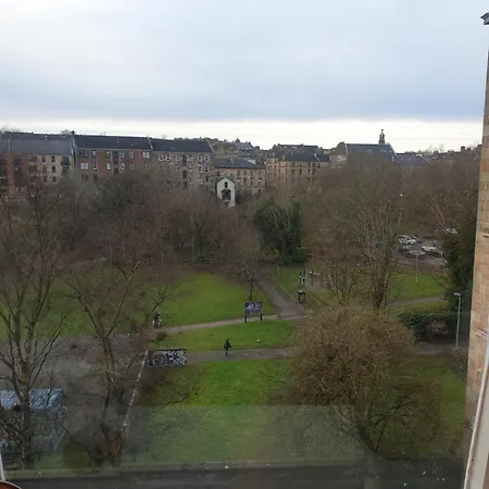 Bright 2 Bedroom West End *