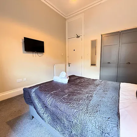5br Flat | Sleeps 10 | Sauchiehall St Appartamento