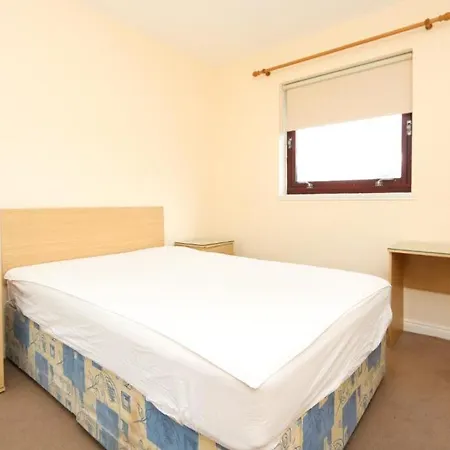Cosy 3 Bedroom Full * Glasgow