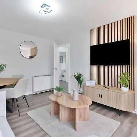 With Fast Wifi - Walk To Subway - Easy Access Appartamento Glasgow