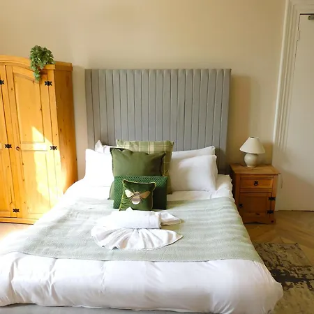 Elegant West End Sleeps 8 Near Uofg & Kelvinbridge