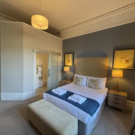 Rosslyn By Principal * Glasgow