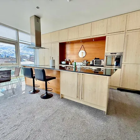 Centre 2br - 2 Bathrooms - Parking Appartamento *
