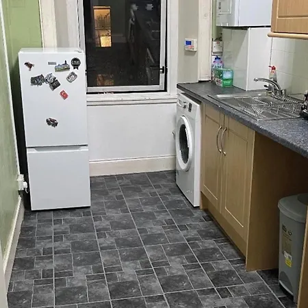 Glasgow City West End - 2 Bedroom Apartment *