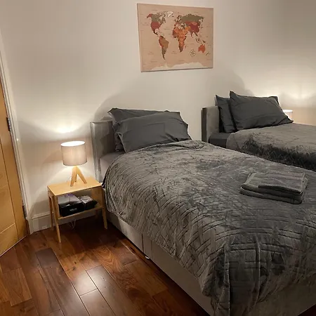 Appartamento 3 Bedroom - Warriston St - Sleeps 5 - Contractors, Business & Relocations - Free Parking *