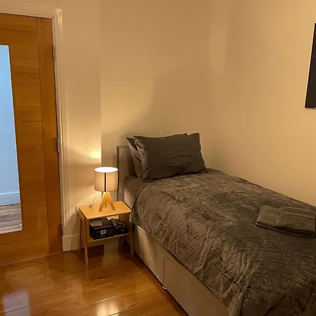 3 Bedroom - Warriston St - Sleeps 5 - Contractors, Business & Relocations - Free Parking Appartamento Glasgow